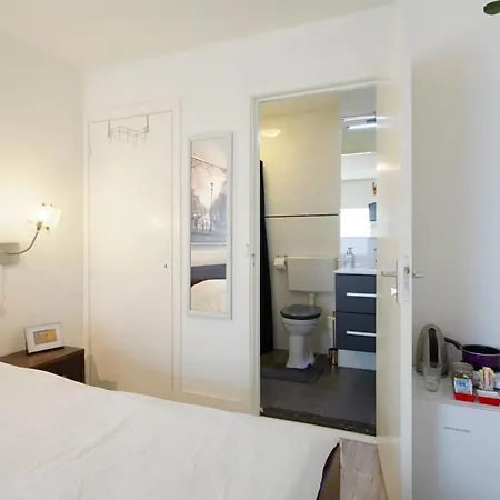 H 58 Alloggio in famiglia *